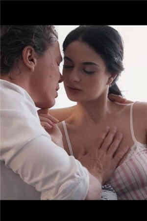 塞萨尔·米娅·特雷西