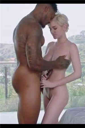 Blue-黑屌乾得她叫爸爸_(黑白配，爆乳).