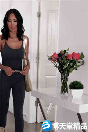 以最好的性方式取悦她的恩人